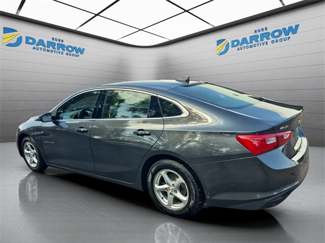 2017 Chevrolet Malibu photo 3