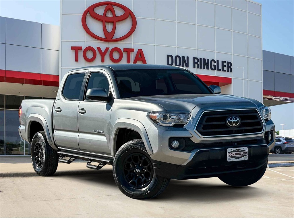 2022 Toyota Tacoma SR5's photo