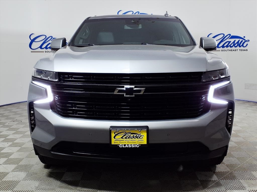 2023 Chevrolet Suburban RST photo 3
