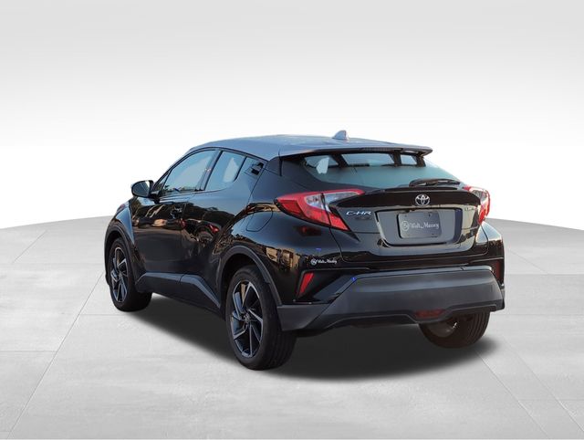 2021 Toyota C-HR LE photo 3