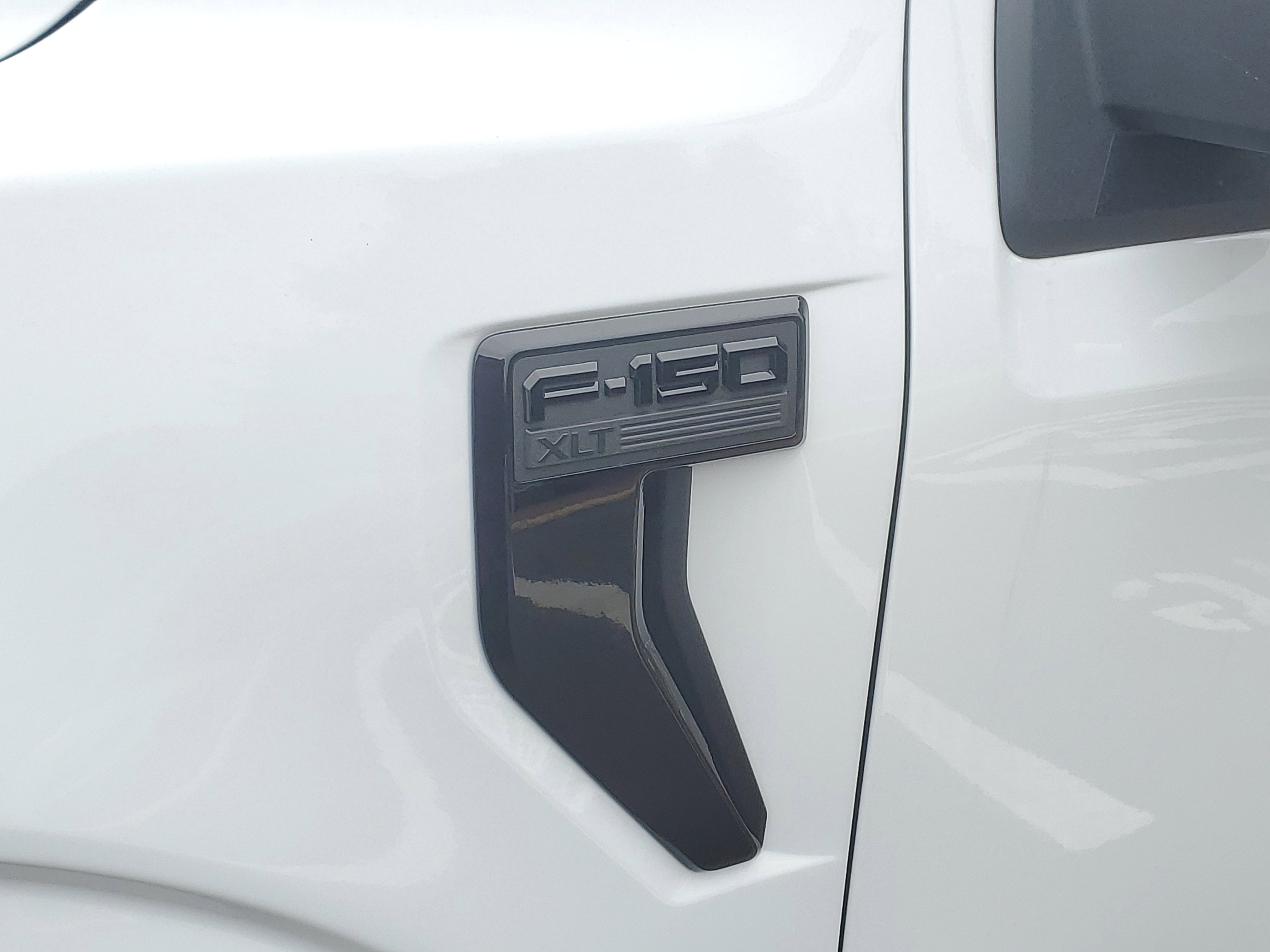 2025 Ford F-150 XLT photo 2