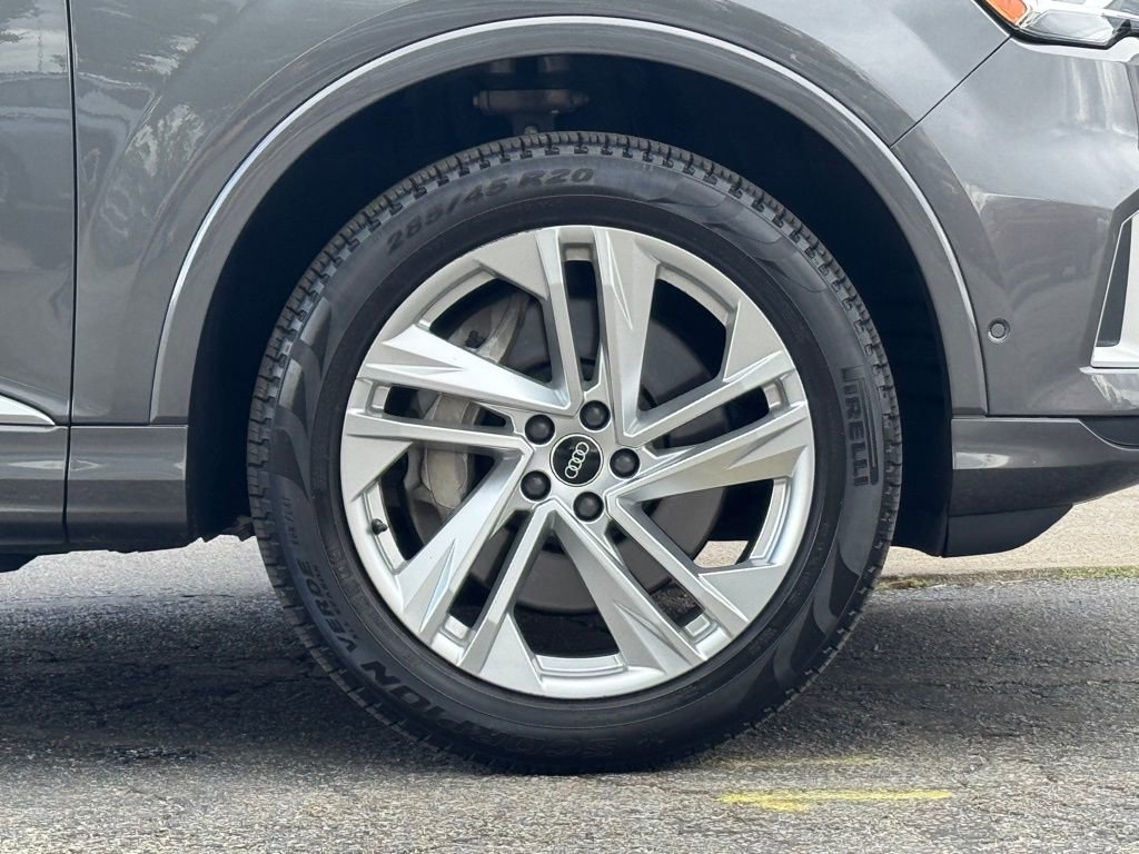 2021 Audi Q7 Premium Plus photo 2