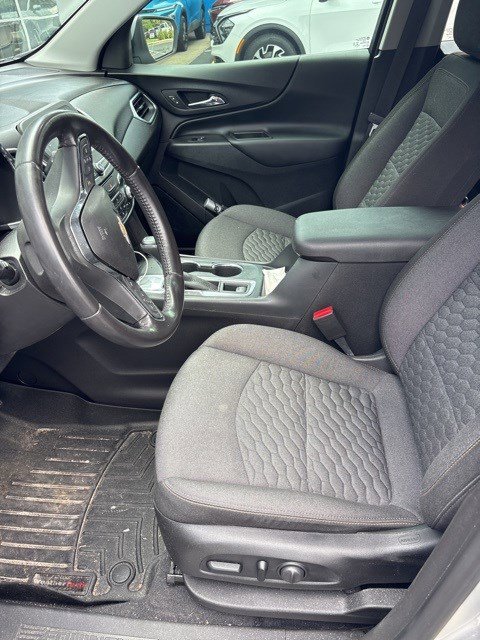 2020 Chevrolet Equinox LT photo 4