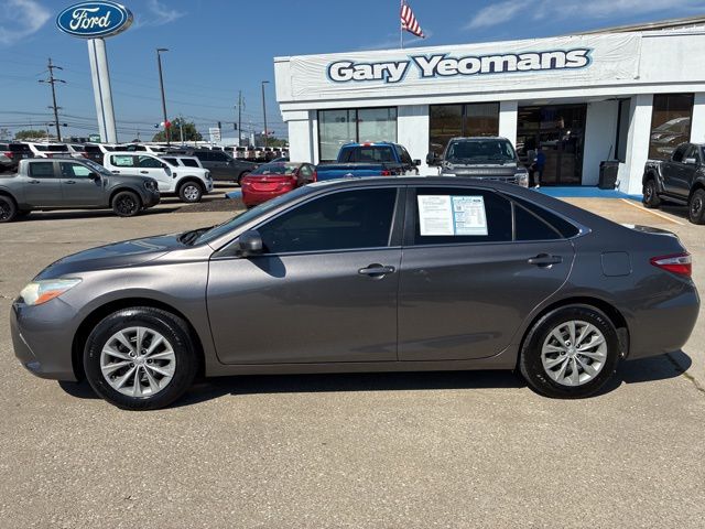 2017 Toyota Camry XLE XSE photo 3