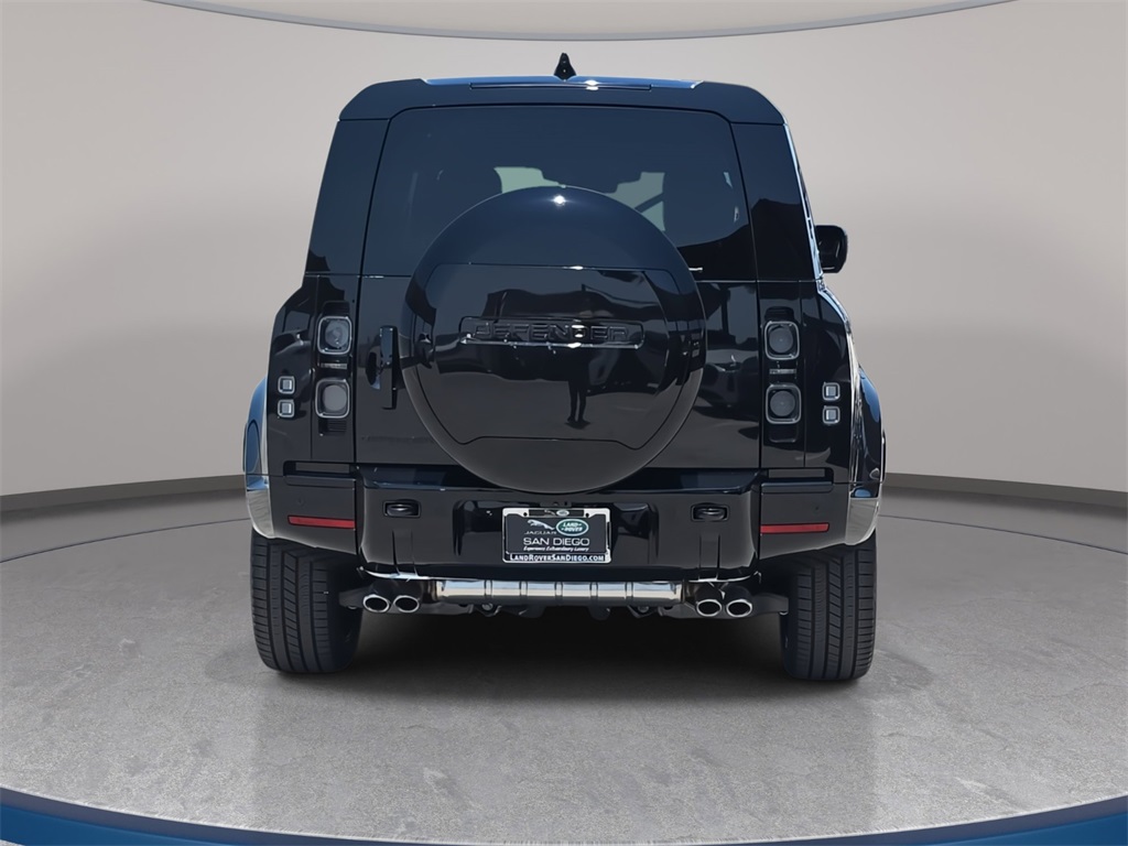 2025 Land Rover Defender 110 V8 photo 6