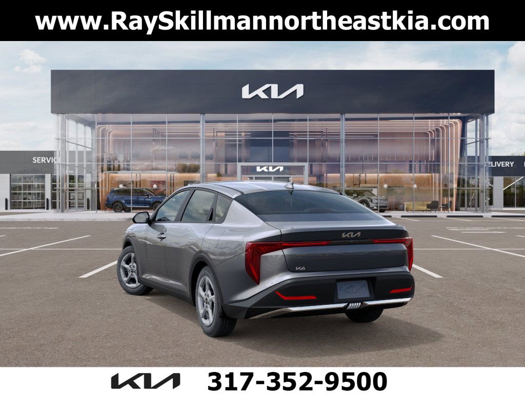 2025 Kia K4 LXS photo 2