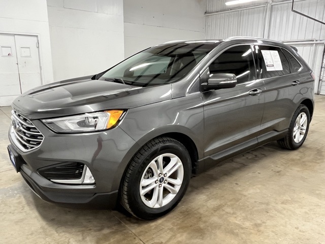 2019 Ford Edge SEL photo 3