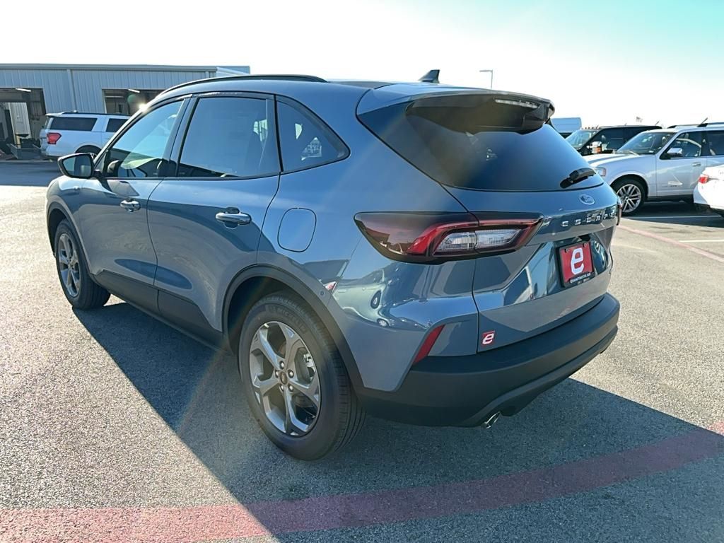 2025 Ford Escape Hybrid ST-Line photo 5