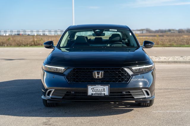 2025 Honda Accord Hybrid Touring photo 3