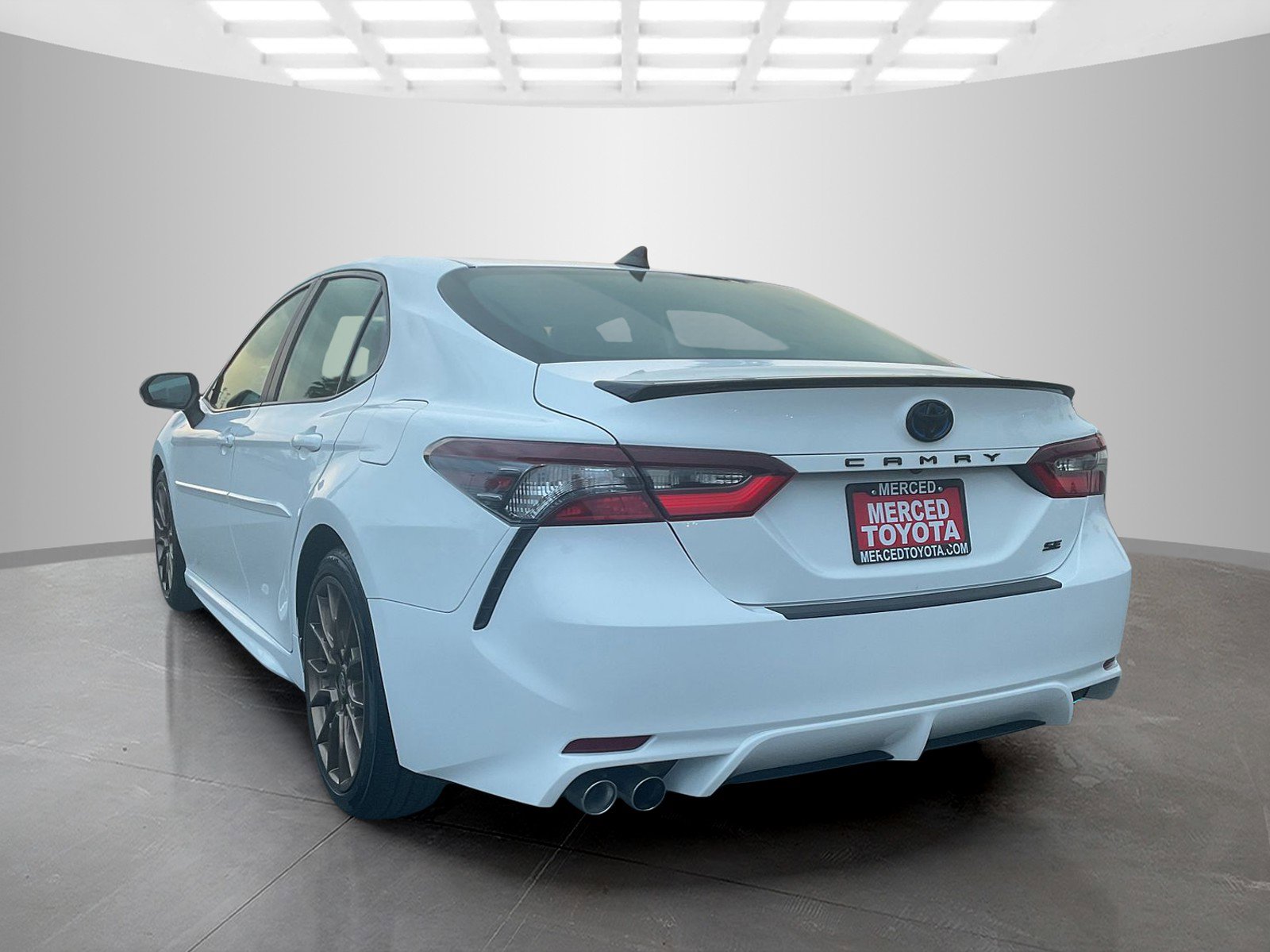 2023 Toyota Camry SE photo 5