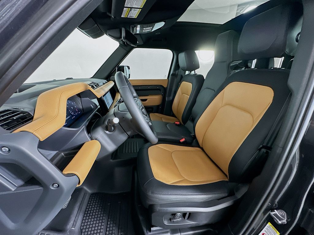 2024 Land Rover Defender 110 X-Dynamic SE photo 40