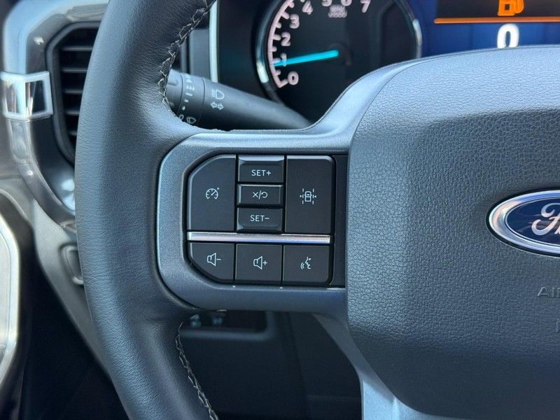 2023 Ford F-150 XLT photo 17
