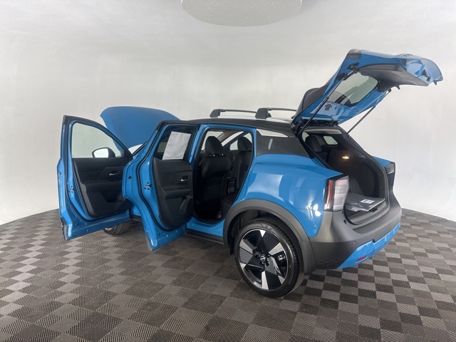 2026 Nissan Kicks SR photo 12