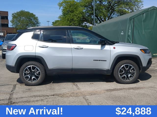 2024 Jeep Compass Trailhawk photo 10
