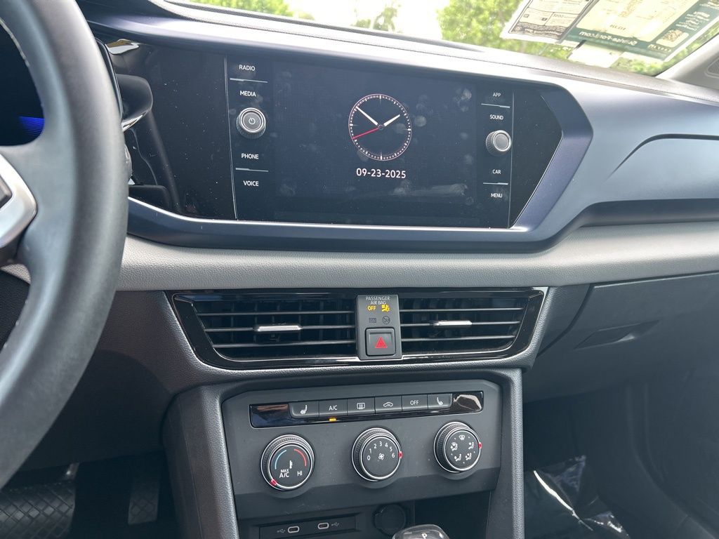 2022 Volkswagen Taos SE photo 21
