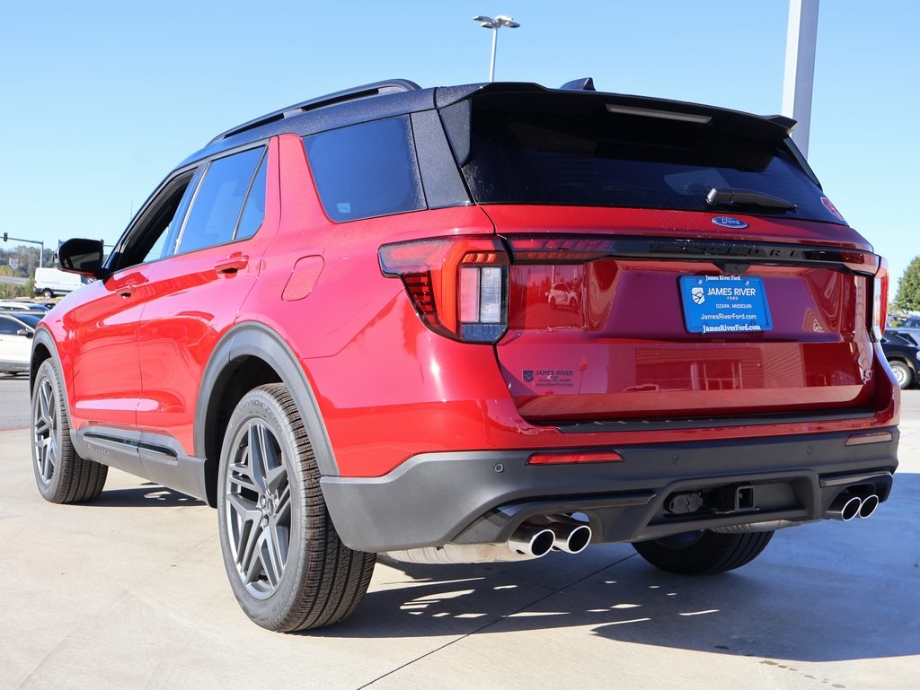 2025 Ford Explorer ST photo 3