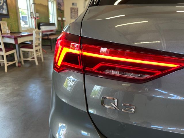 2020 Audi Q3 Premium photo 9