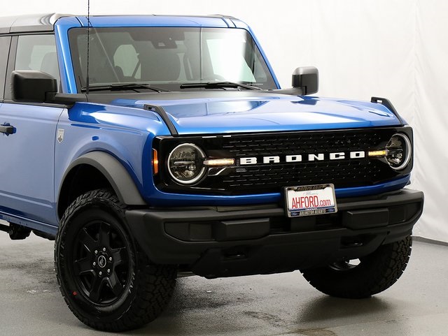 2025 Ford Bronco Big Bend photo 2