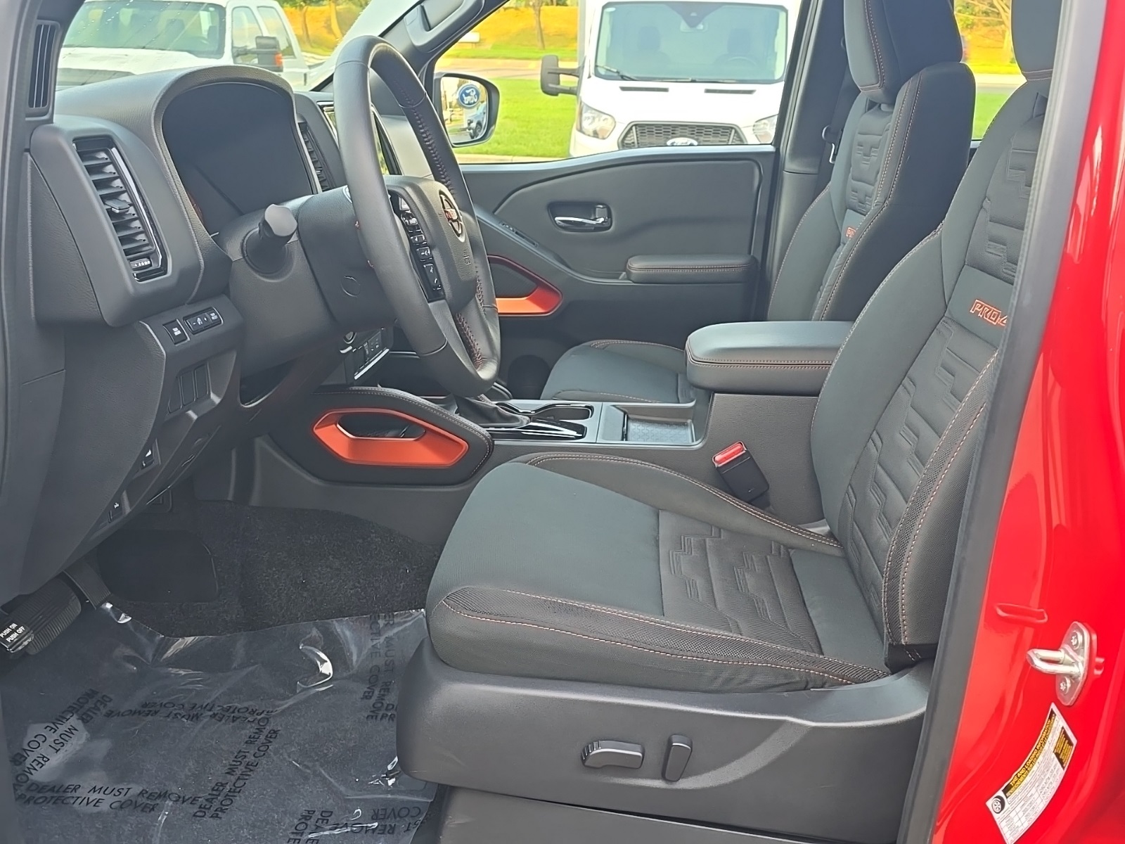2024 Nissan Frontier PRO-4X photo 4