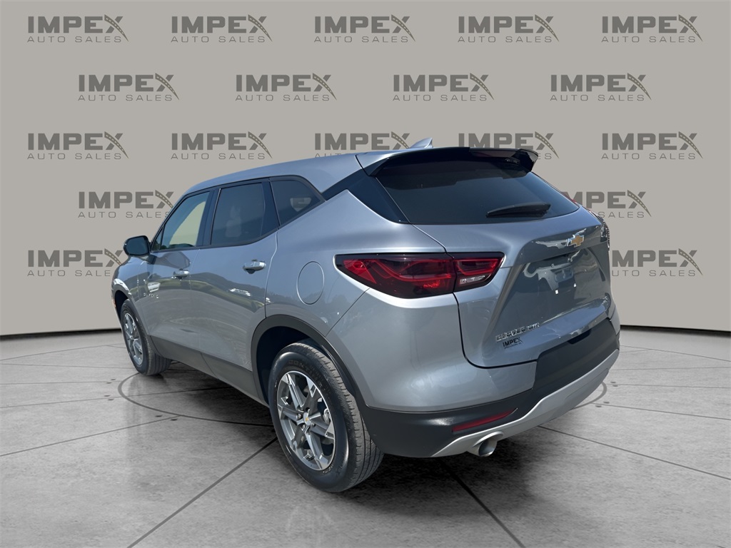 2025 Chevrolet Blazer 2LT photo 3