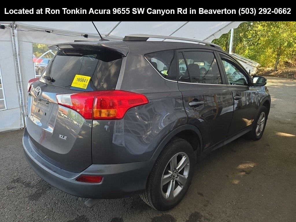 2015 Toyota RAV4 XLE photo 4