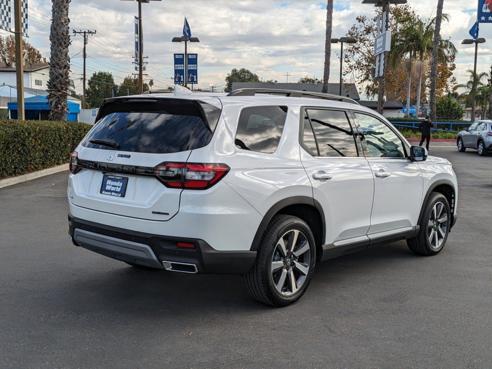 2025 Honda Pilot Touring photo 4