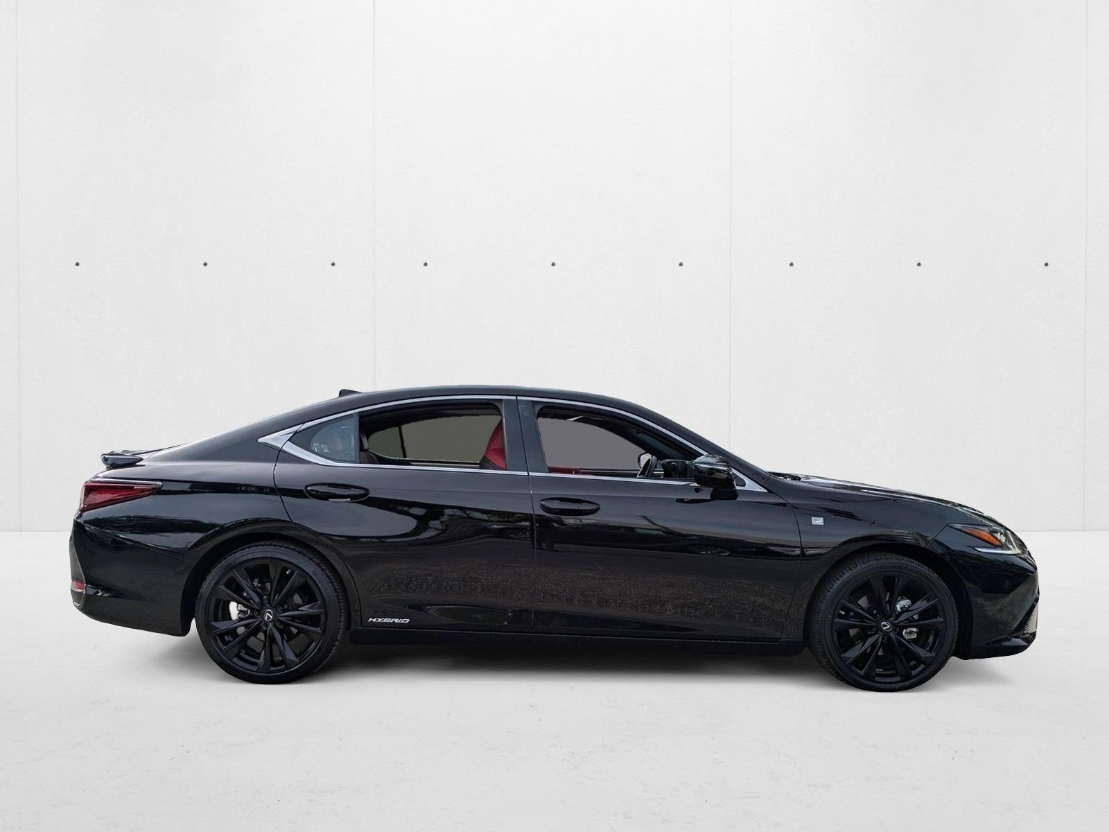2022 Lexus ES 300h F SPORT photo 4