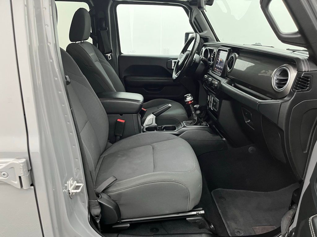2018 Jeep Wrangler Unlimited Sahara photo 30