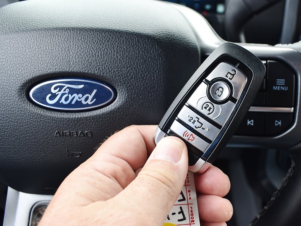 2025 Ford F-150 XLT photo 7