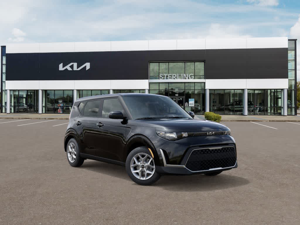 2025 Kia Soul LX's photo