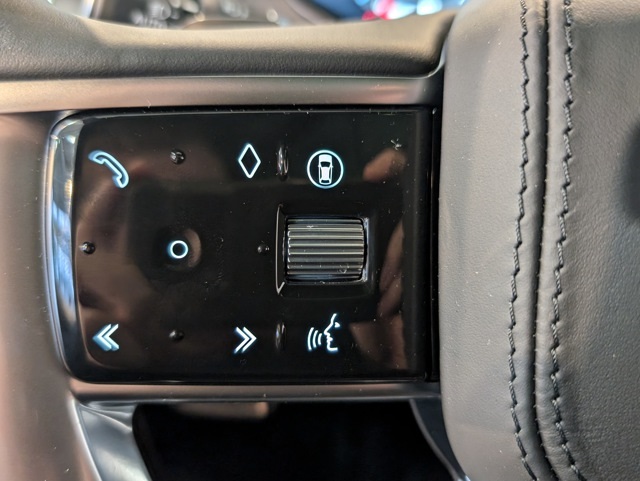 2025 Land Rover Range Rover SE photo 16