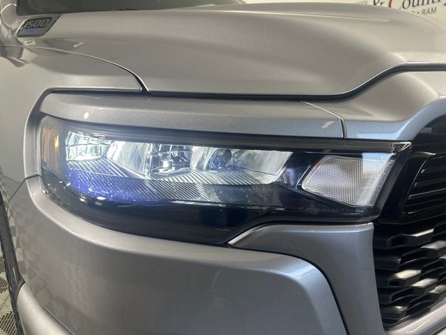 2025 Ram 1500 Tradesman photo 4