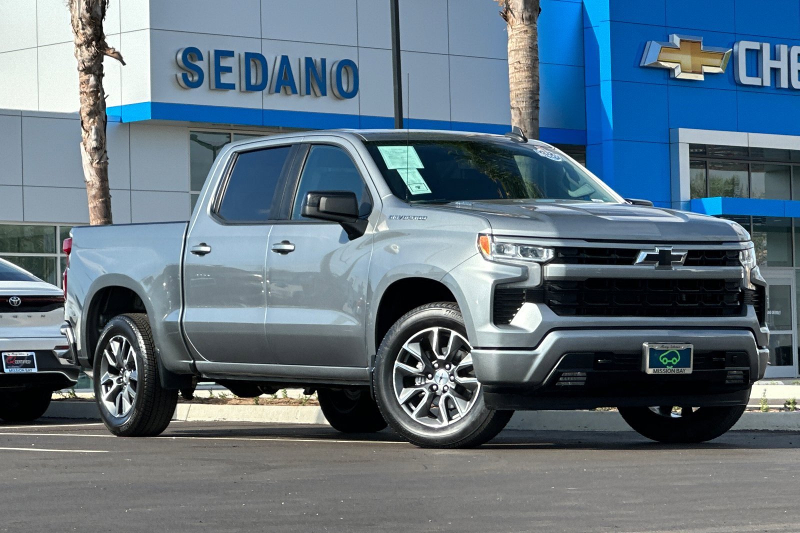 2023 Chevrolet Silverado 1500 RST photo 2