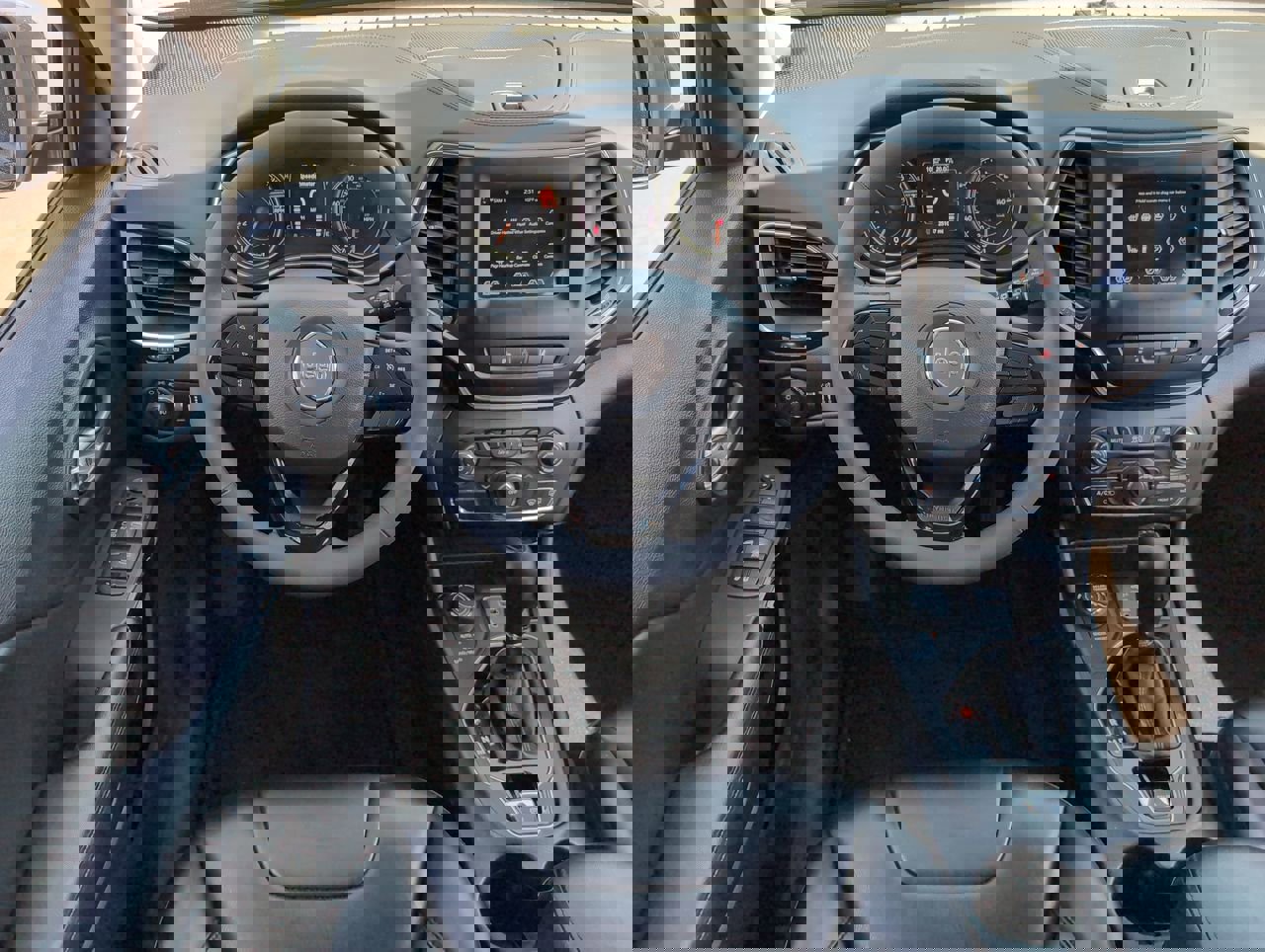 2021 Jeep Cherokee Altitude photo 13
