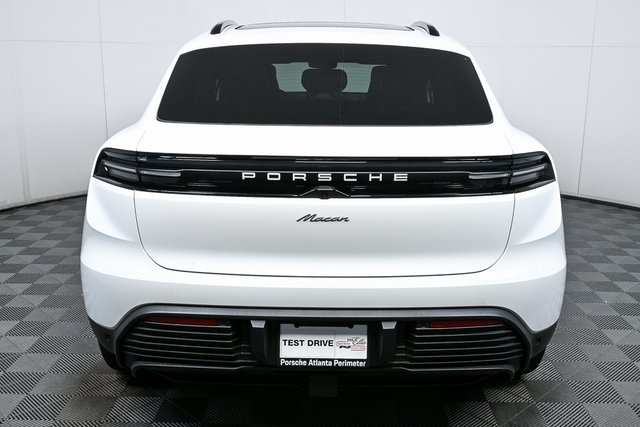 2025 Porsche Macan Electric photo 25