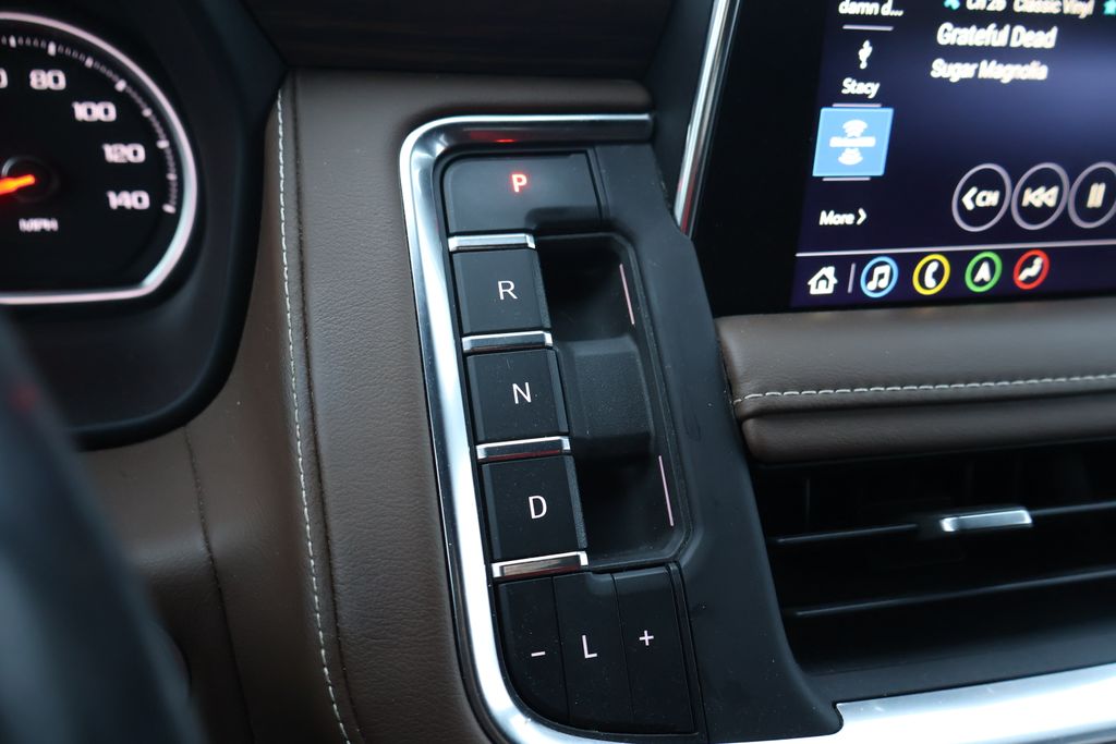 2021 Chevrolet Suburban High Country photo 23