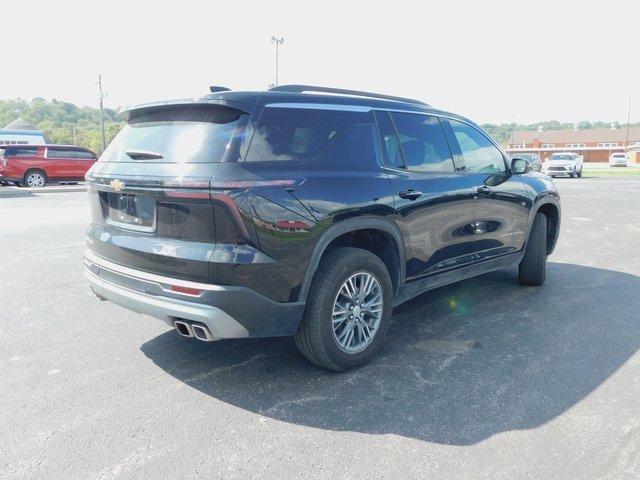 2025 Chevrolet Traverse photo 8