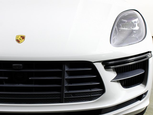 2021 Porsche Macan Turbo photo 11