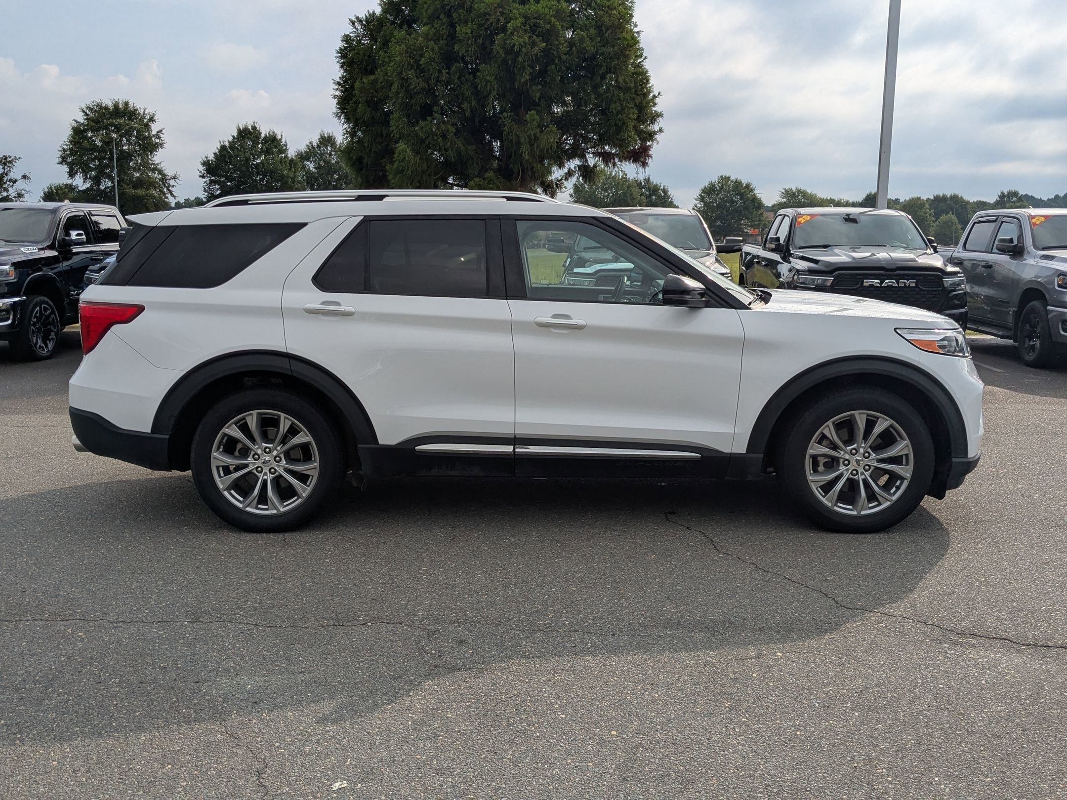2021 Ford Explorer Limited photo 4