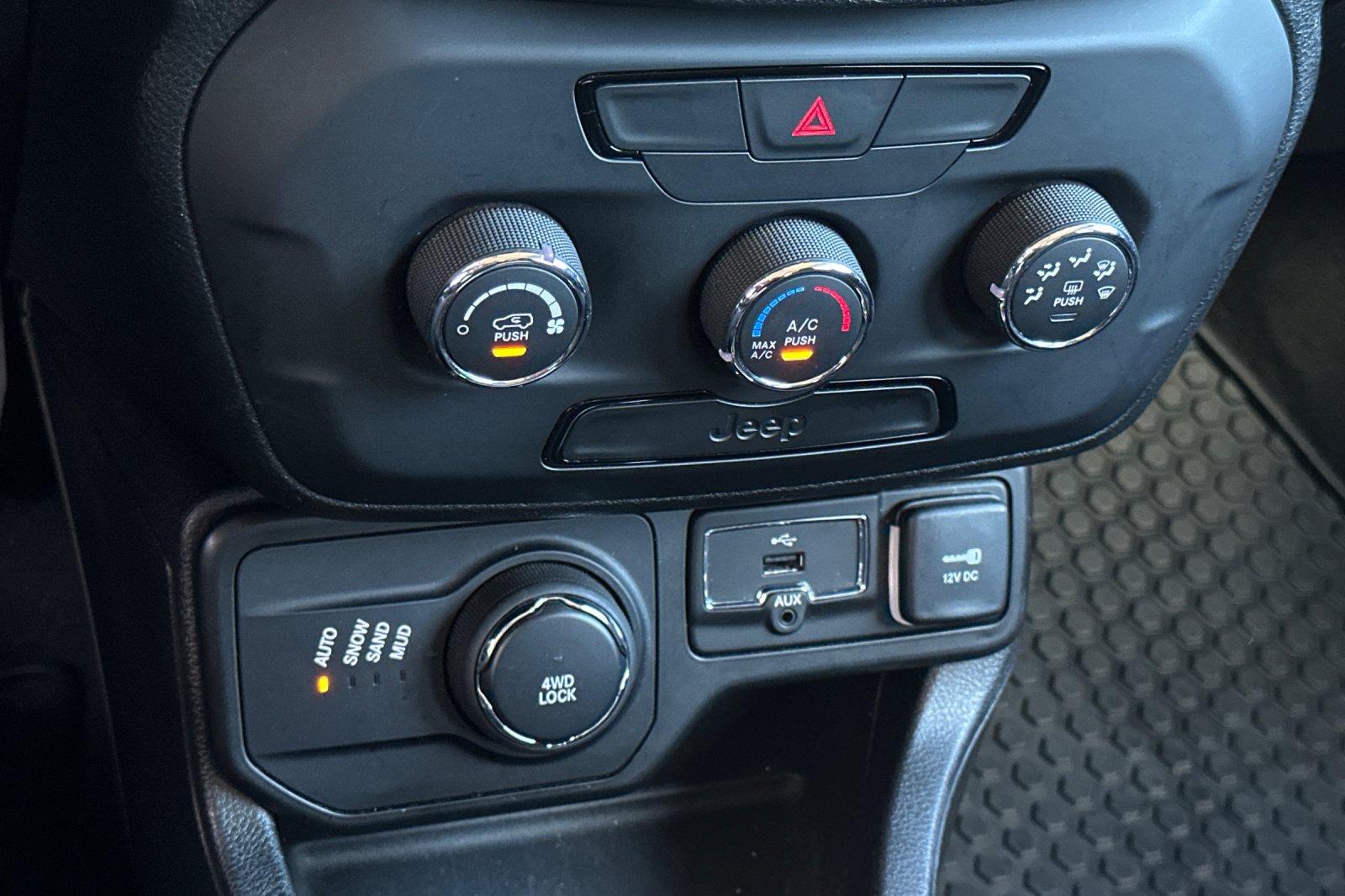 2018 Jeep Renegade Sport photo 15