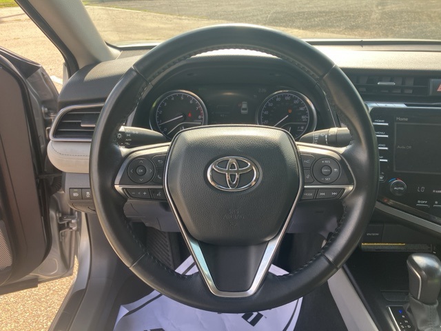 2020 Toyota Camry XLE photo 22