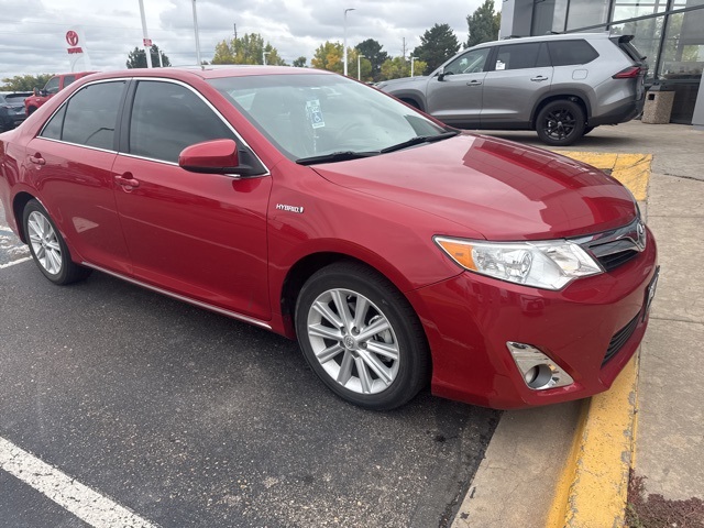 2014 Toyota Camry Hybrid XLE photo 2