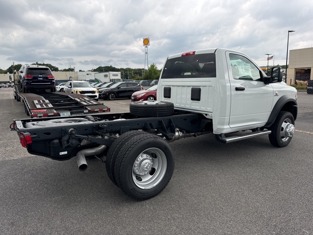 2024 Ram 5500 Tradesman photo 3
