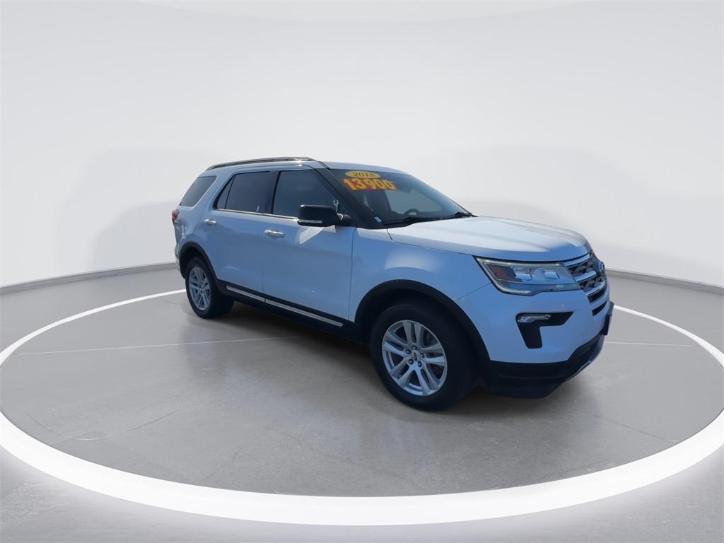 2018 Ford Explorer XLT photo 2