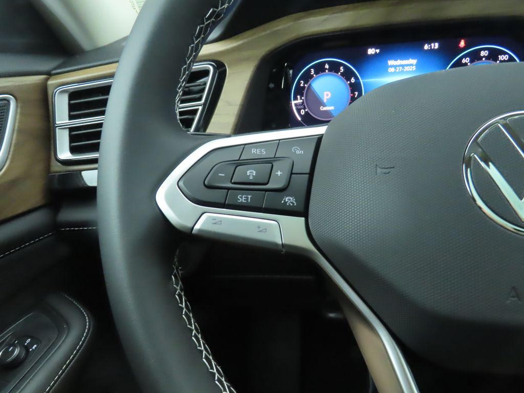 2026 Volkswagen Atlas SE Technology photo 11