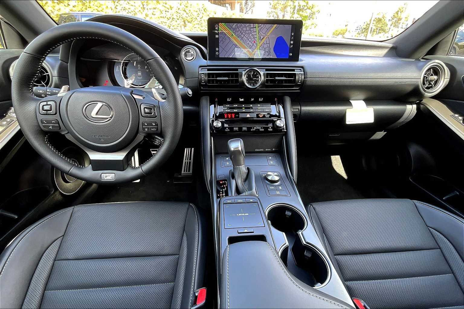 2025 Lexus IS 350 F SPORT photo 5