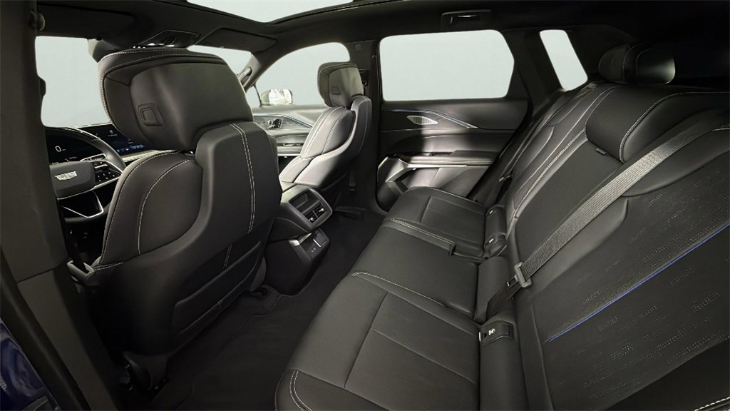 2024 Cadillac Lyriq Luxury photo 30