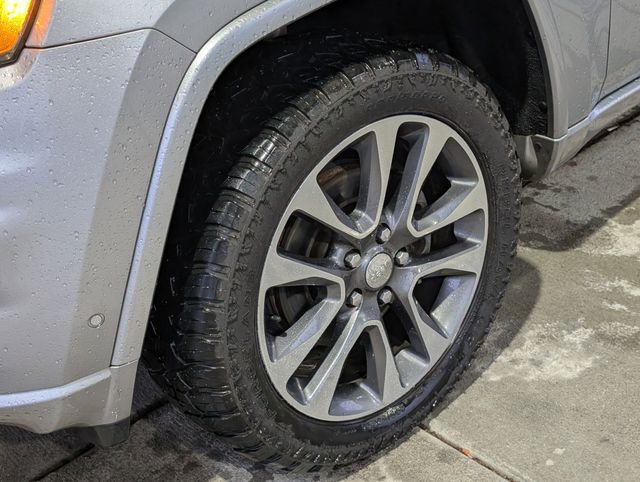 2017 Jeep Grand Cherokee Overland photo 31
