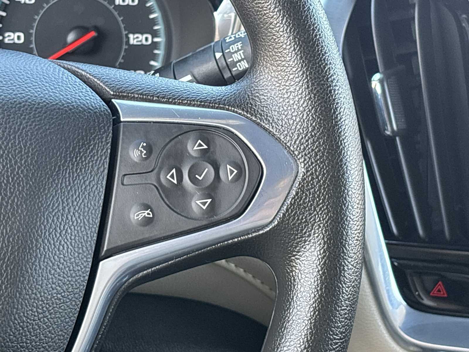 2022 Chevrolet Traverse LS photo 25