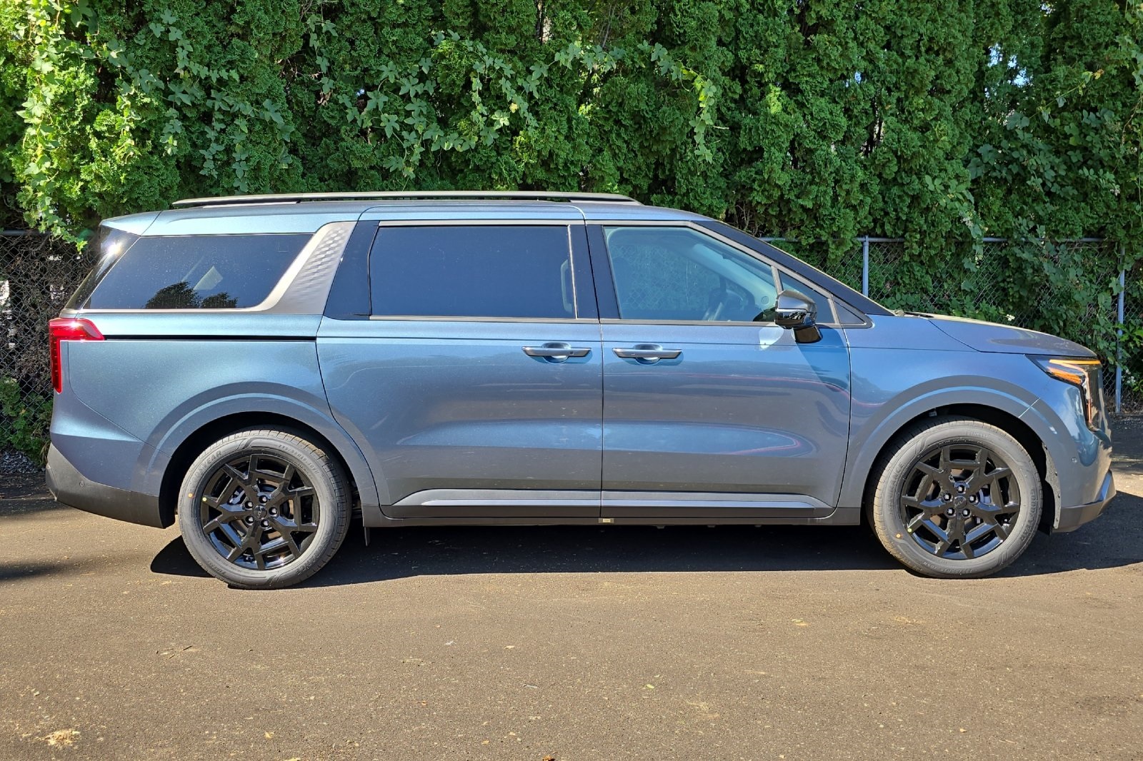 2026 Kia Carnival SX Prestige photo 2